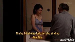 Đánh golf cùng em gái váy hồng mông cong