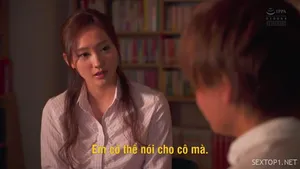 Má đơn thân thiếu thốn và cậu con trai ở tuổi dậy thì