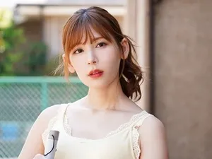 Học sinh nữ gục ngã trước sự điêu luyện của gã biến thái trên chuyến tàu điện