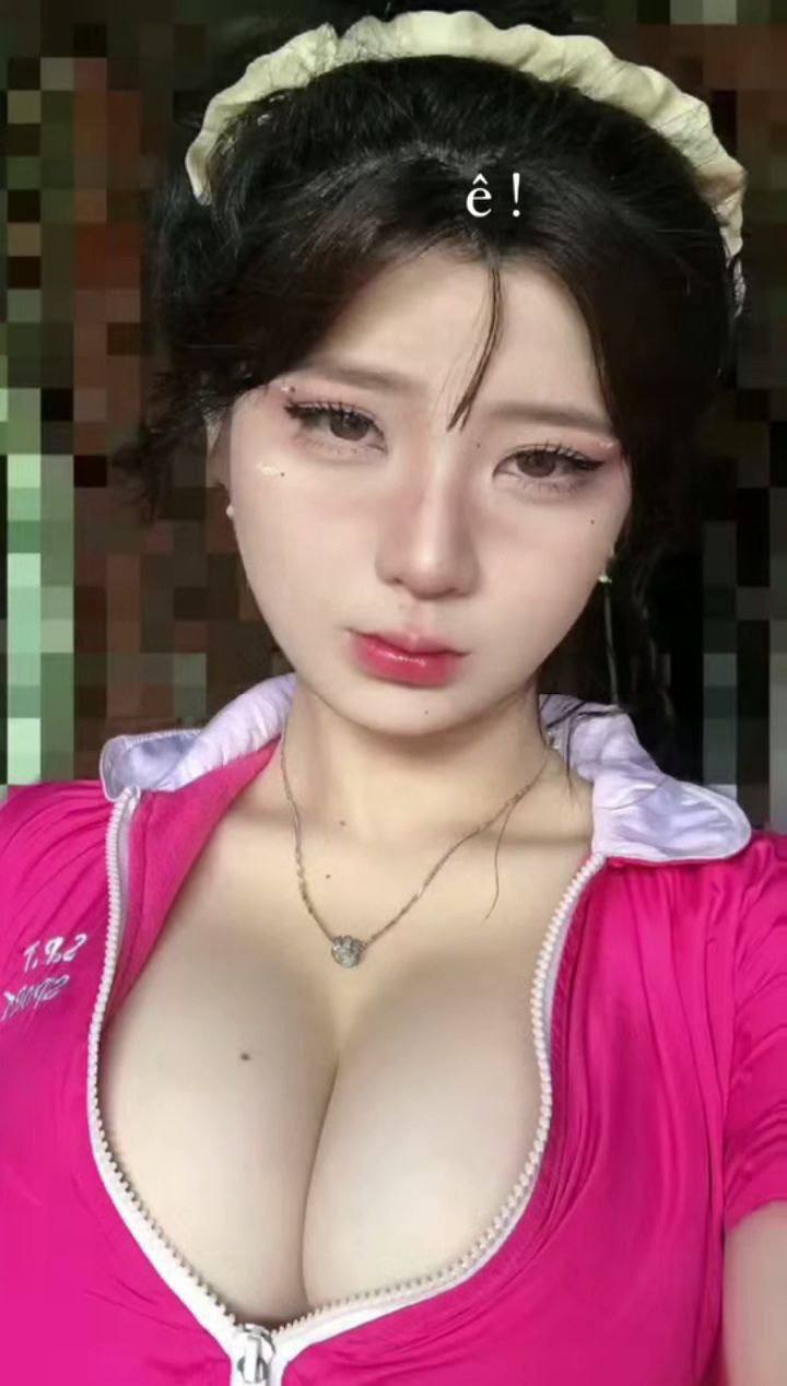 JapBliss 4K - 来自日本的饥渴男人在他的公寓里干了两个妓女