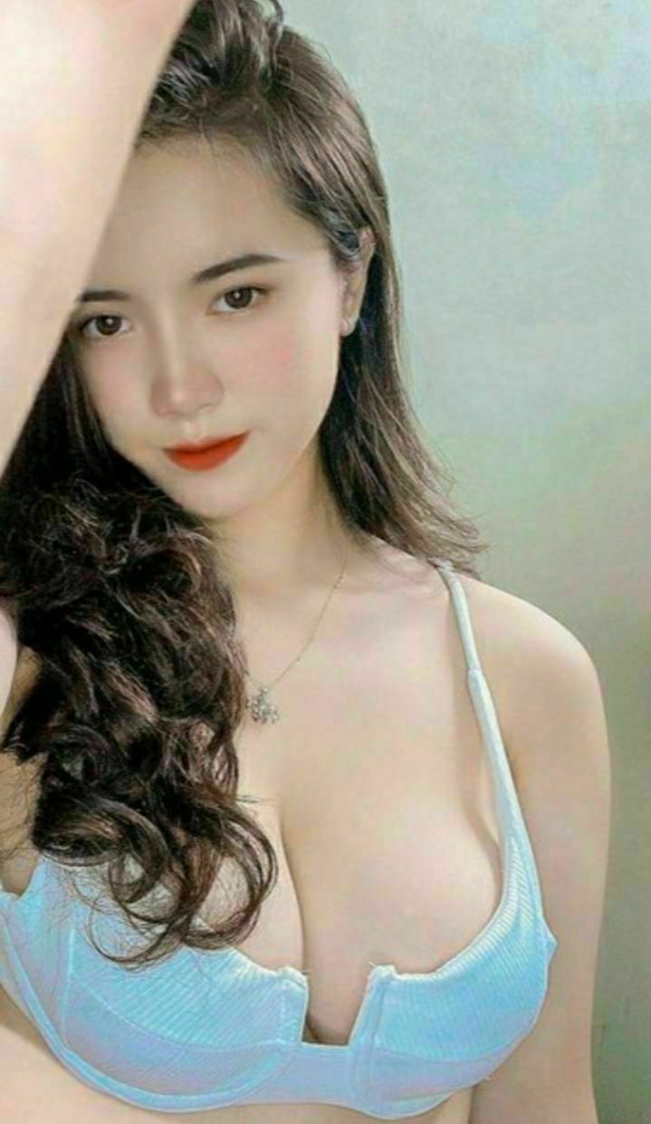 Đôi bạn trẻ chưa vị thành niên chưa dám cho vào